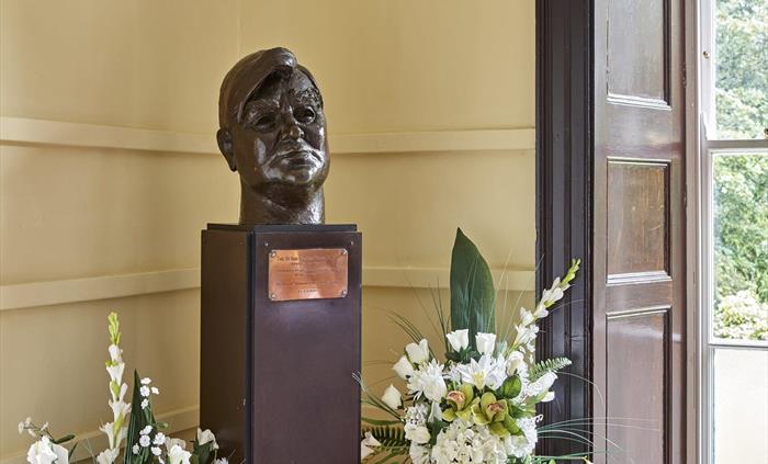 A bust of Aneurin Bevan.